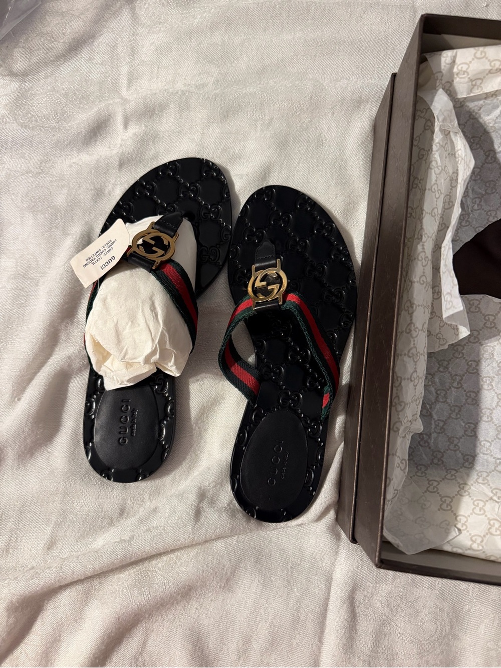 Gucci Black Leather GG Logo Thong Sandals with Red and Green Web